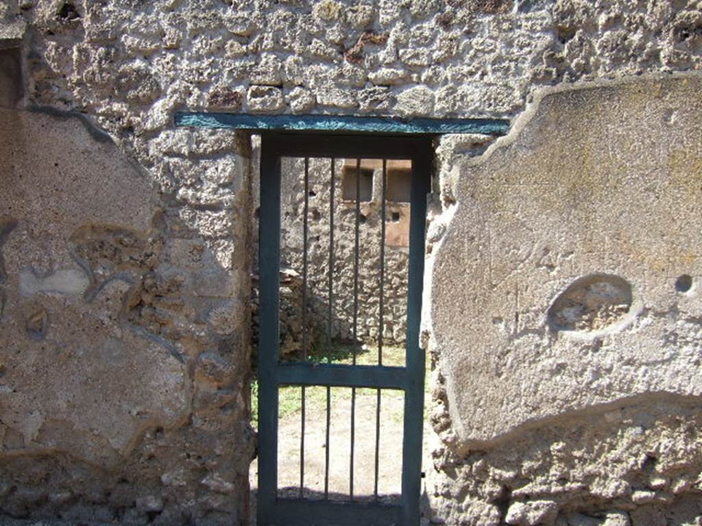 I 7 13 Pompeii September 2005 Entrance Doorway On Vicolo DellEfebo